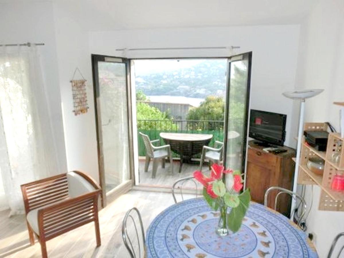 Studio A Theoule Sur Mer A 400 M De La Plage Avec Vue Sur La Mer Terrasse Amenagee Et Wifi Lejlighed Eksteriør billede